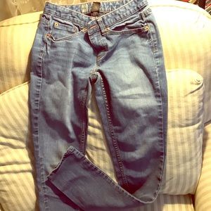 Great skinny jeans 🍑🍑🍑